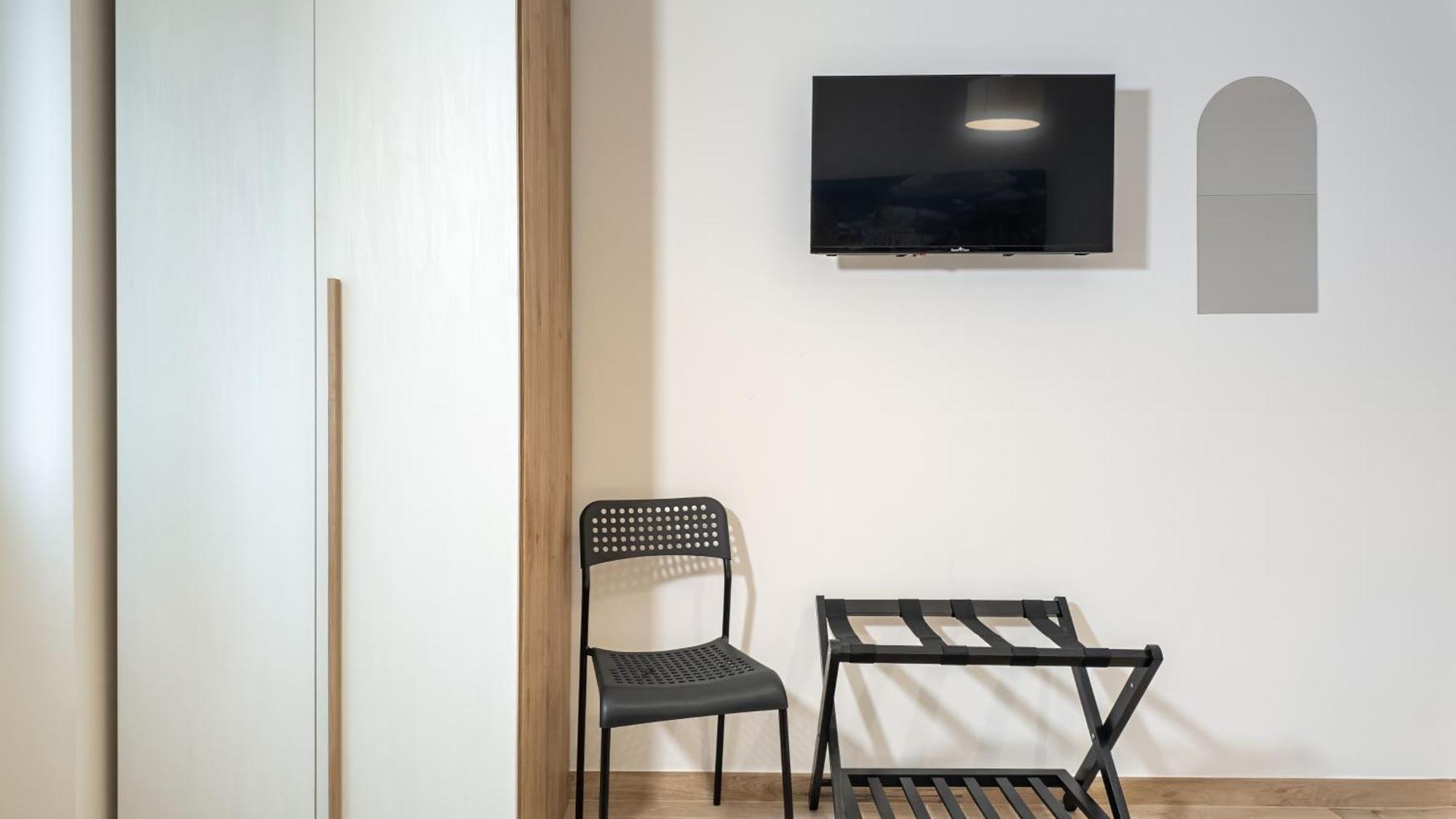 Apartment New Radio Rom