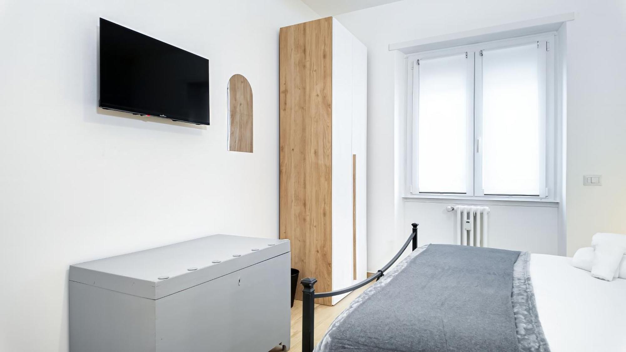 New Radio Apartment Rom